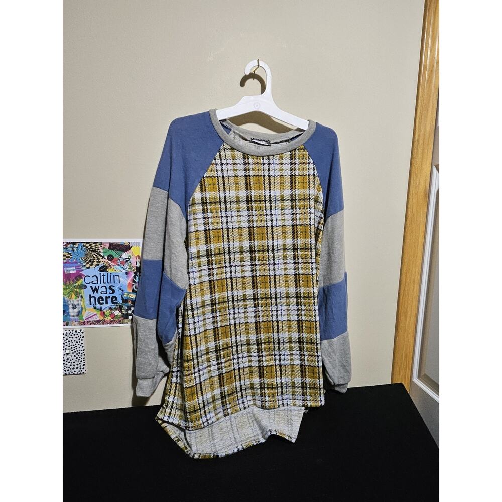 Story Teller Plaid Raglan Sleeve Sweater Model Off Duty Boho NWOT - Picture 3 of 9